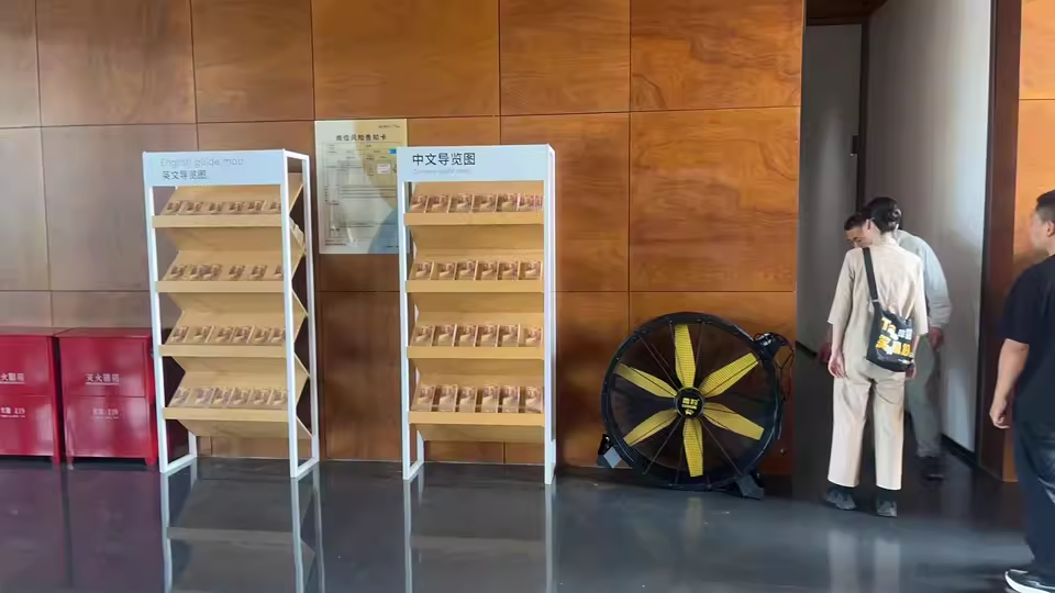 �ױ��������ƽ�𼰹�˾��ϵ�绰
